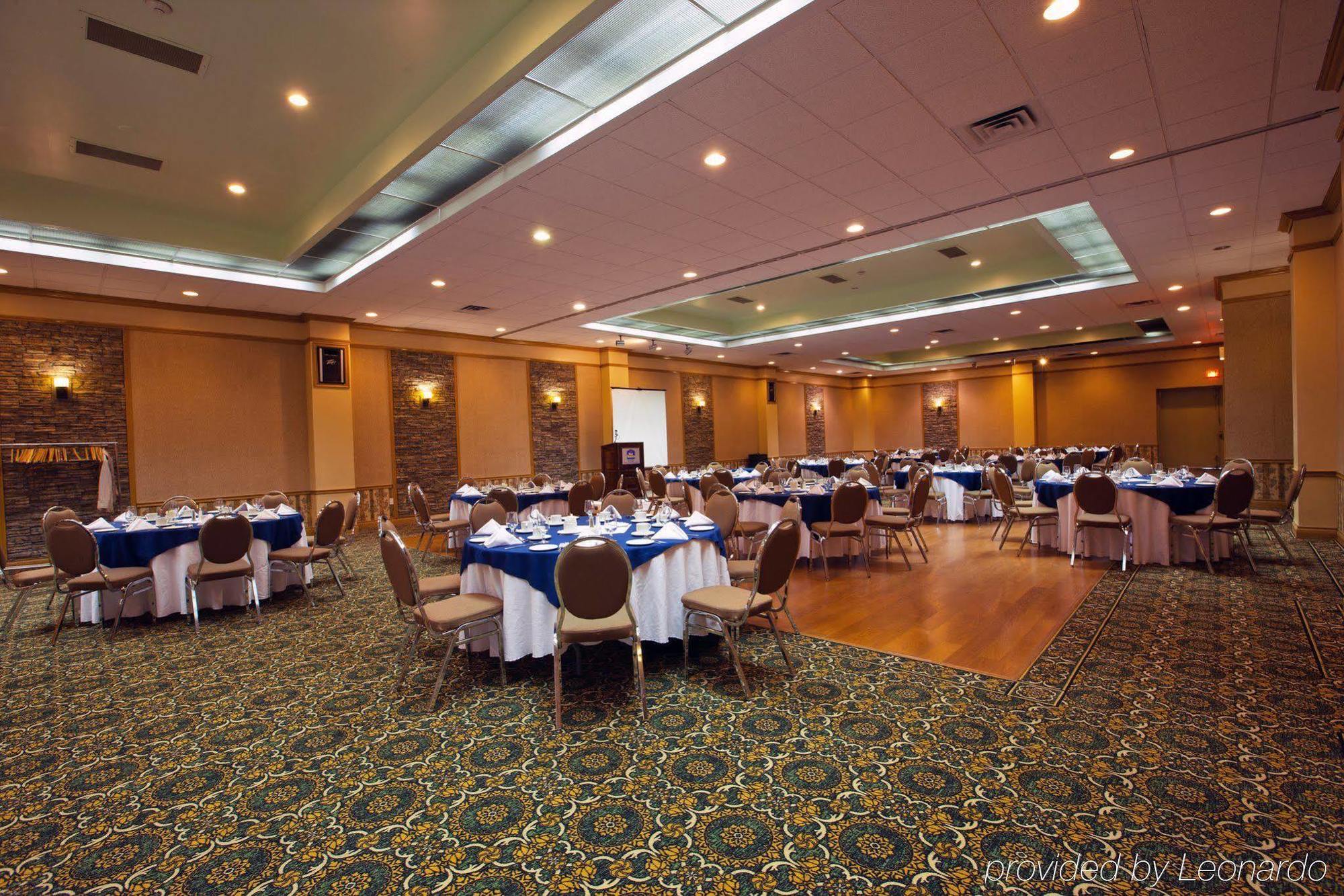 Best Western North Bay Hotel & Conference Centre Restaurant photo